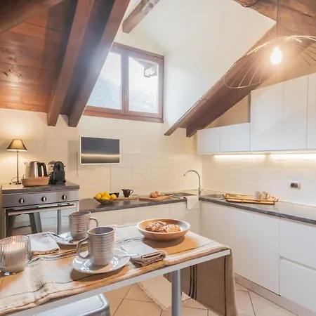 Plinio 10 By Rent Apartment Como