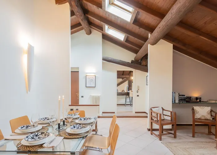 Plinio 10 By Rent コモ