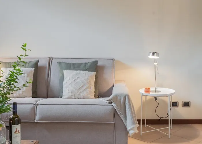 Plinio 10 By Rent アパート コモ