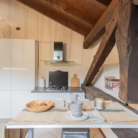 Plinio 10 By Rent Appartement