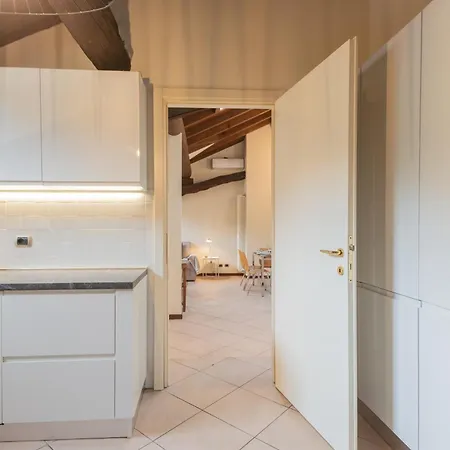 Plinio 10 By Rent Apartman