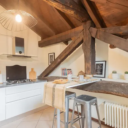 Plinio 10 By Rent Apartman