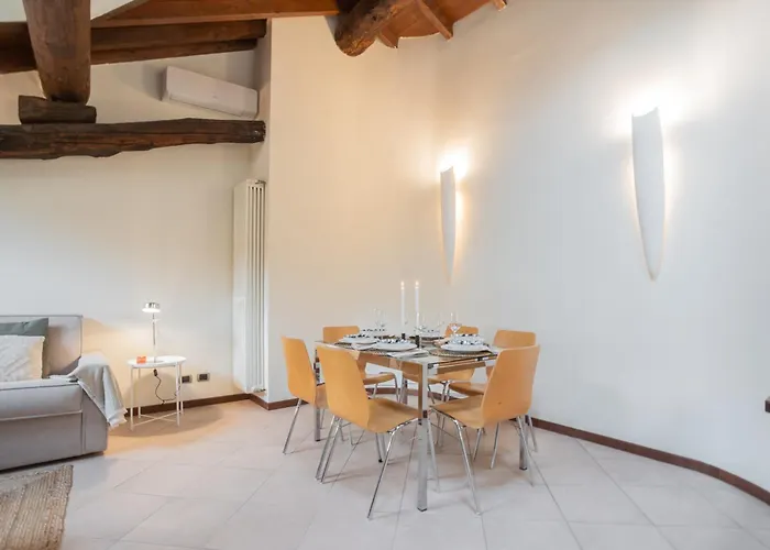 Plinio 10 By Rent Apartmán *
